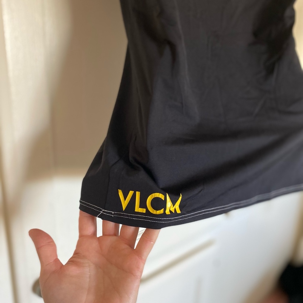 Volcom Rash Guard Sz. M - Picture 3 of 3